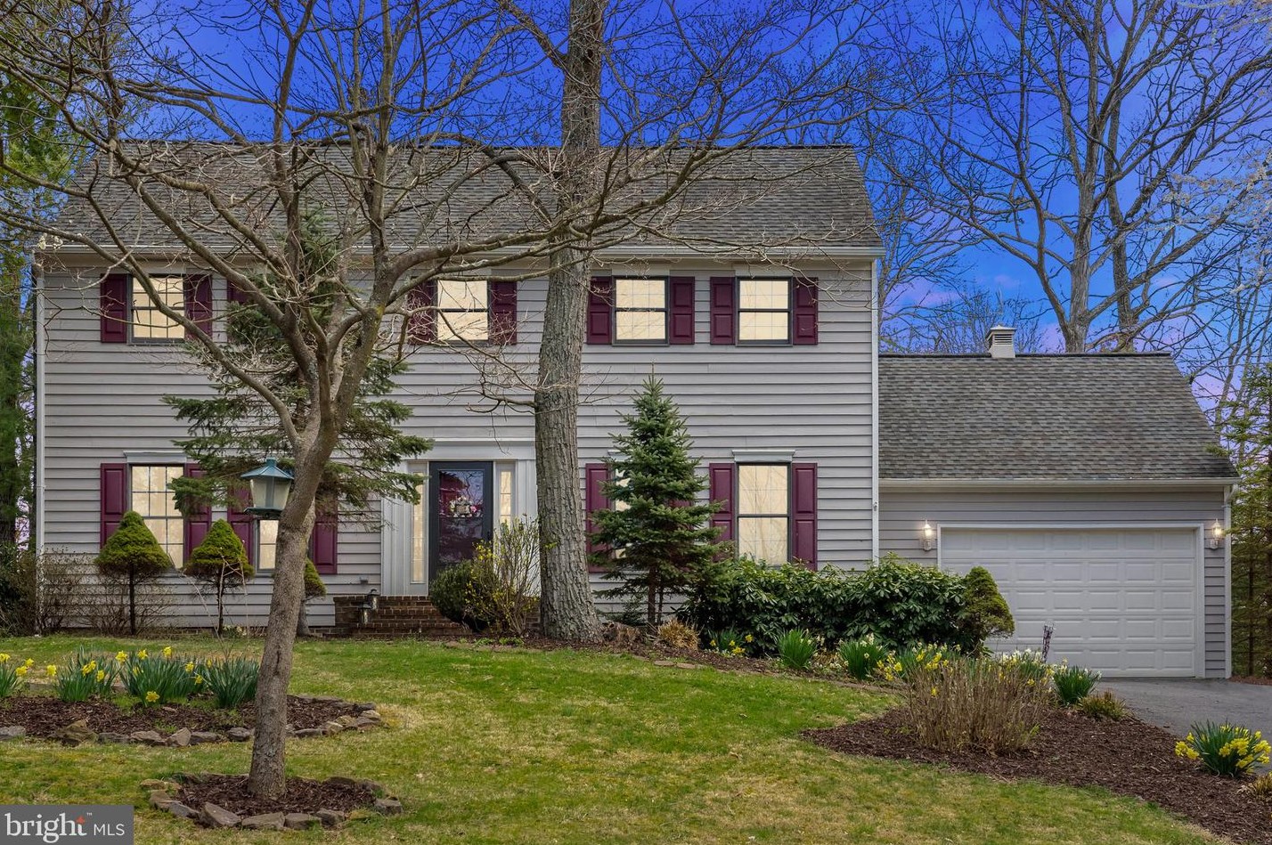 226 Fairway Cir, Cross Junction, VA 22625