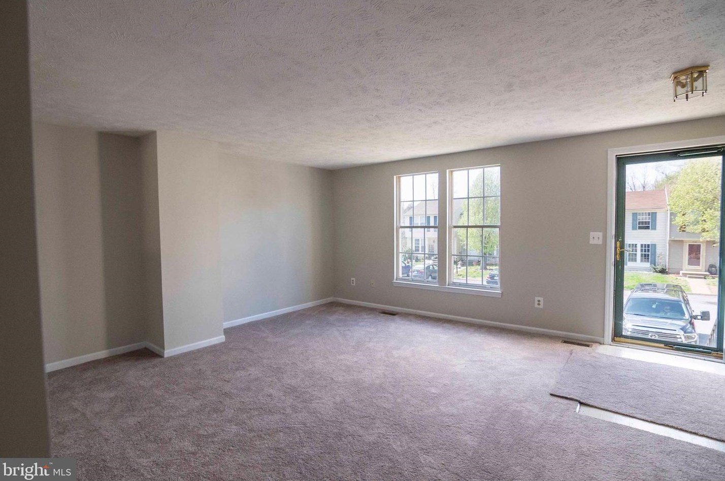 517 Ridgefield Ave, Stephens City, VA 22655
