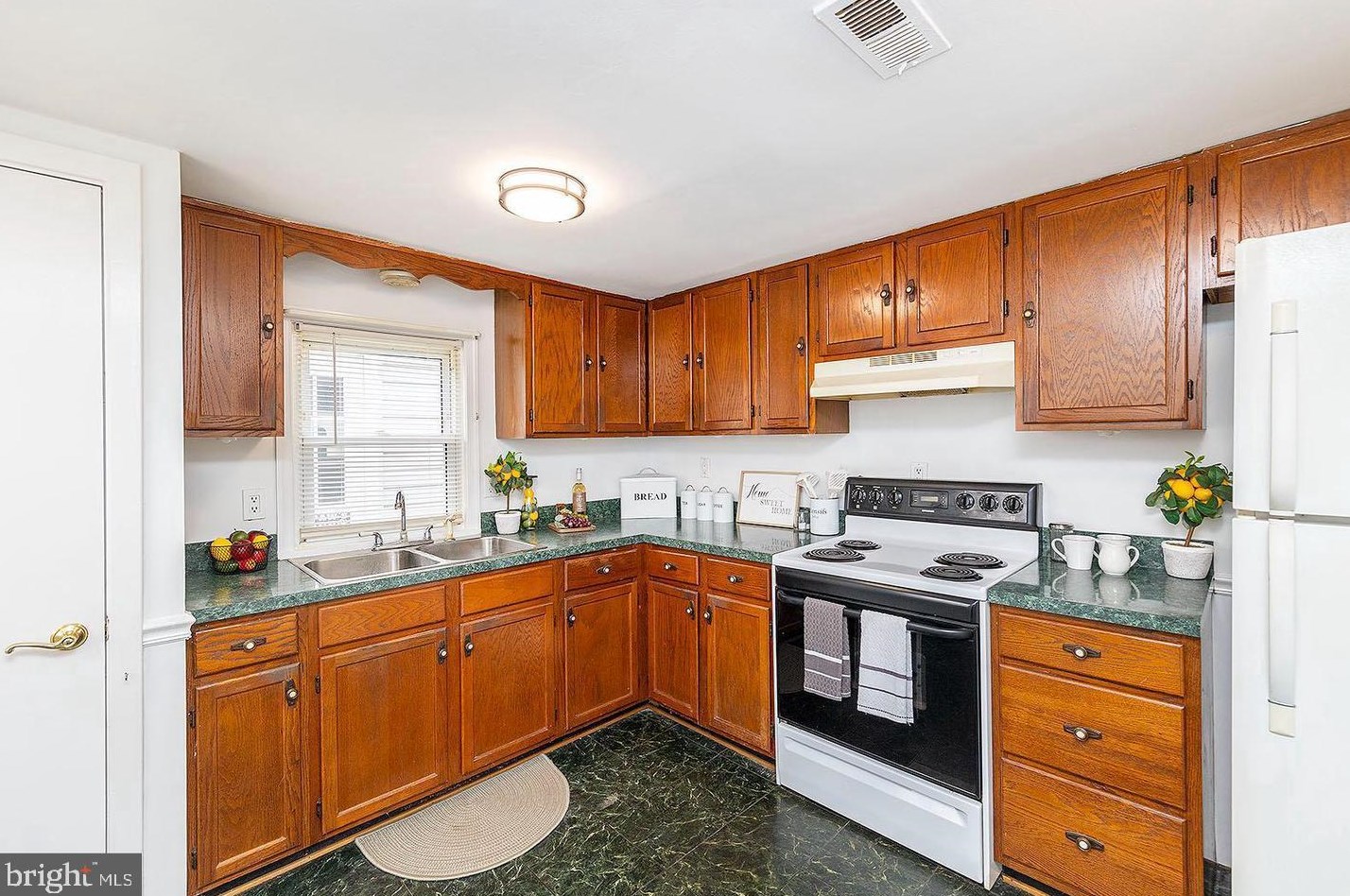 703 White Oak Rd, White Post, VA 22663