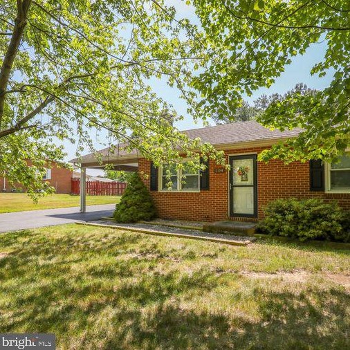 104 Fredericktowne Dr, Stephens City, VA 22655-2753