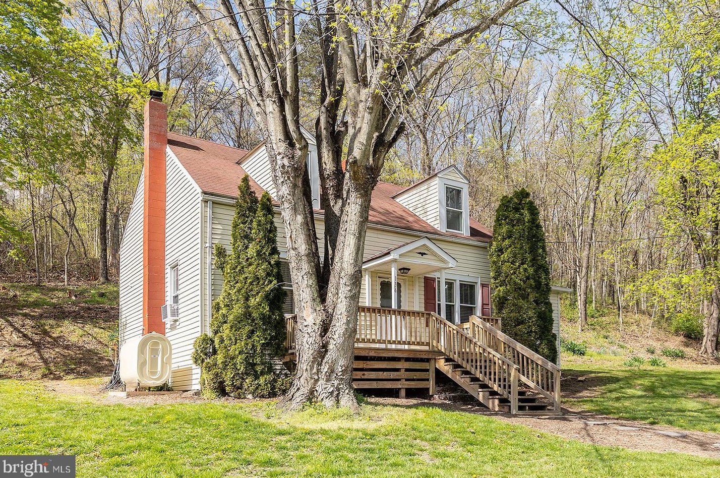 136 Gough Rd, Winchester, VA 22602