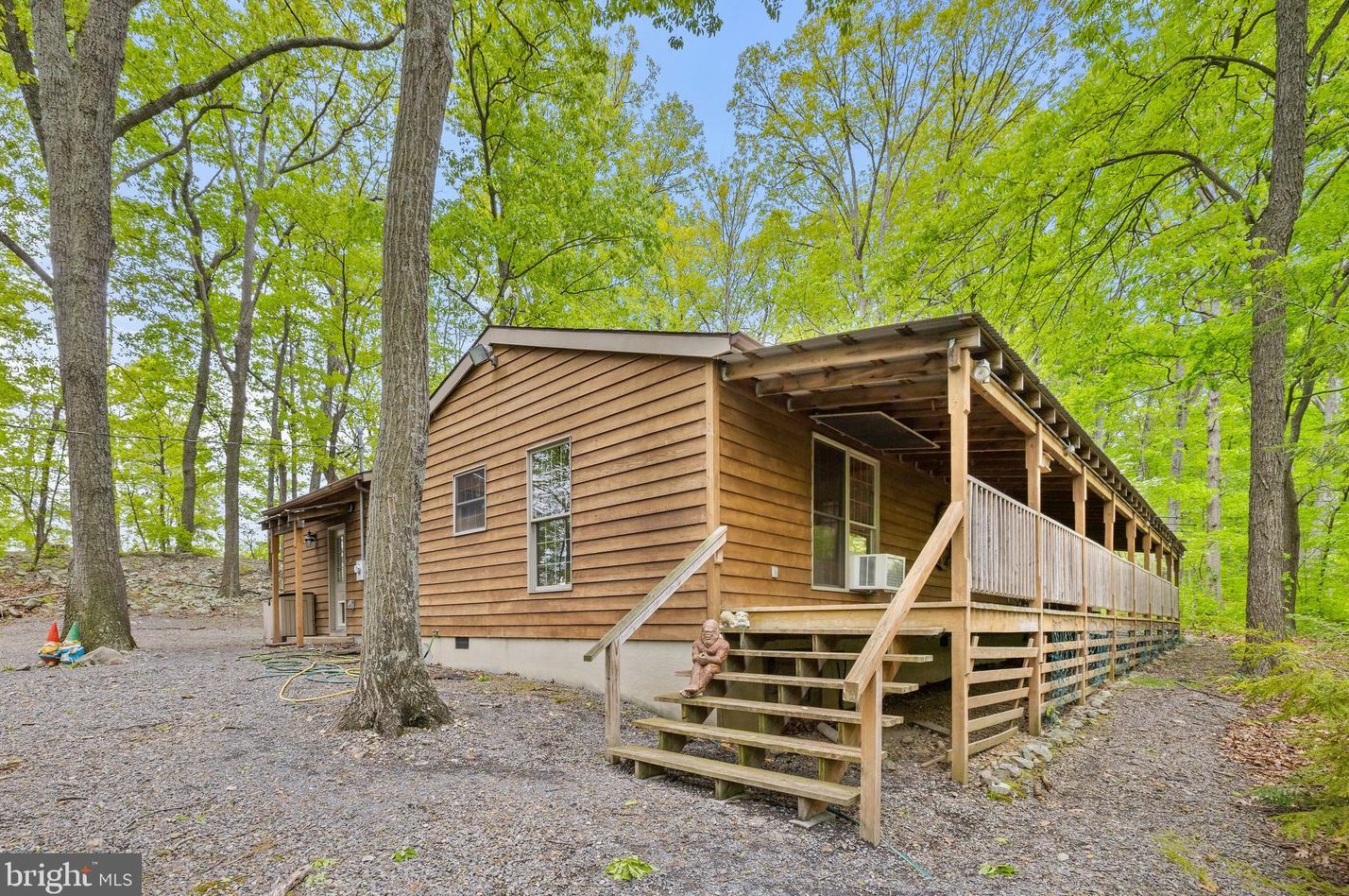 1268 Fishel Rd, Winchester, VA 22602-1715