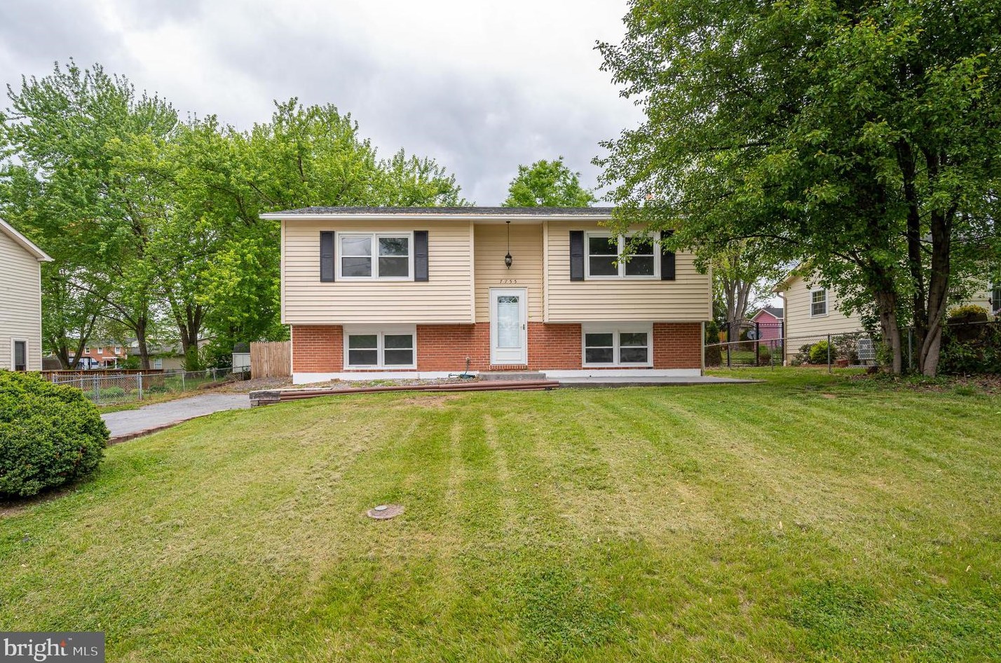 7755 Pleasant View Ave, Middletown, VA 22645-9517