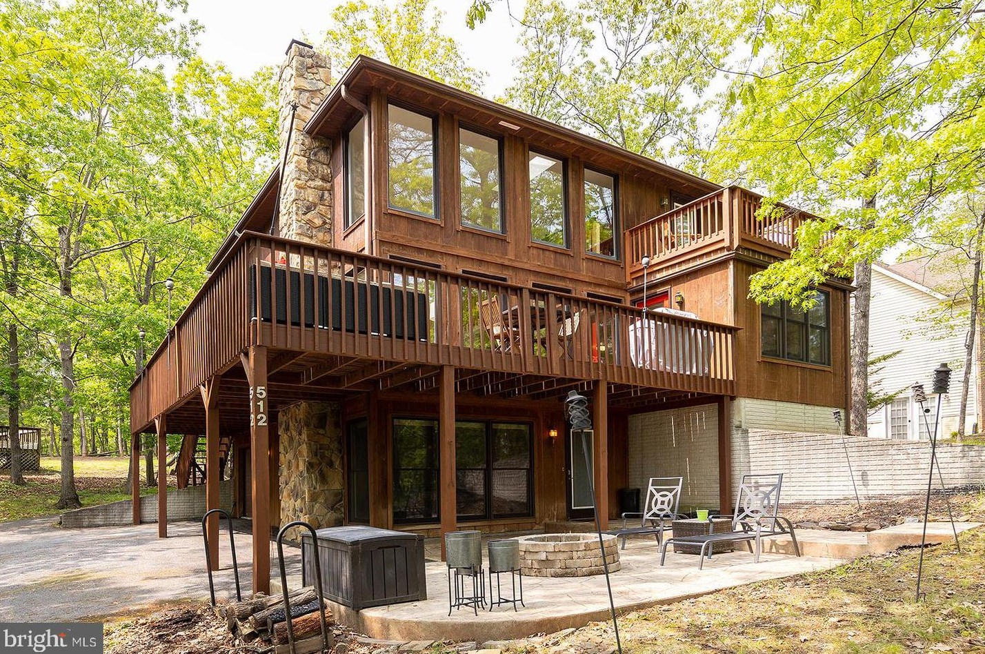 512 Northwood Cir, Cross Junction, VA 22625