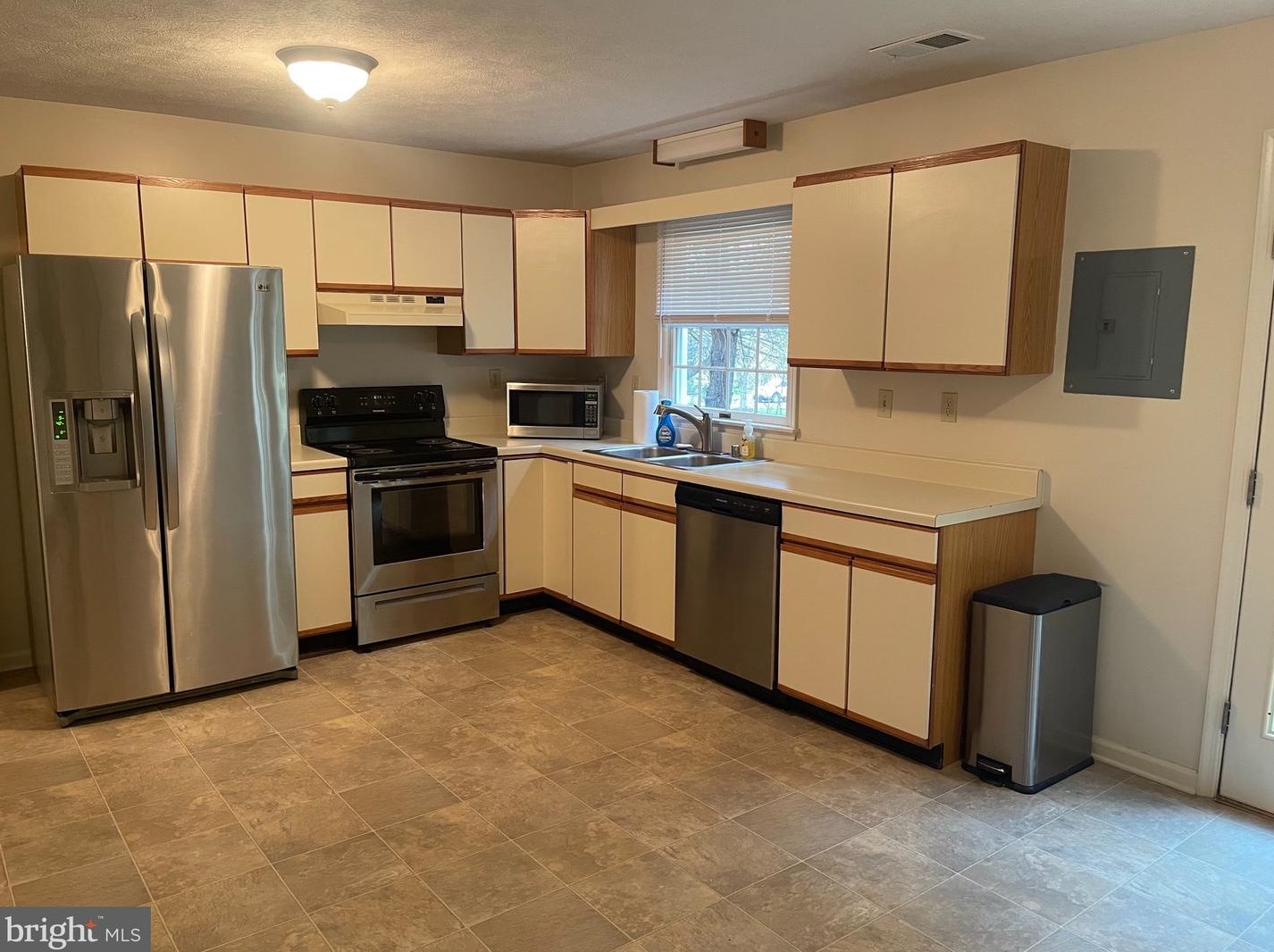 407 Tudor Dr, Winchester, VA 22603