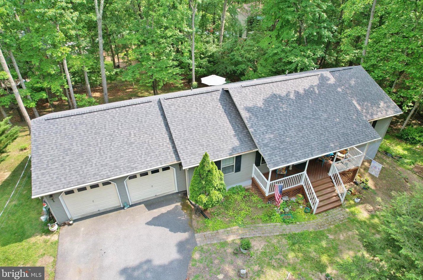 407 Dogwood Dr, Cross Junction, VA 22625
