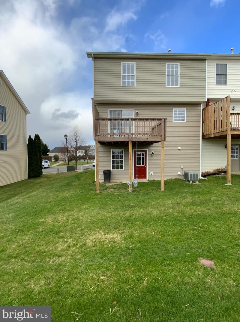 111 Lighthouse Ln, Winchester, VA 22602