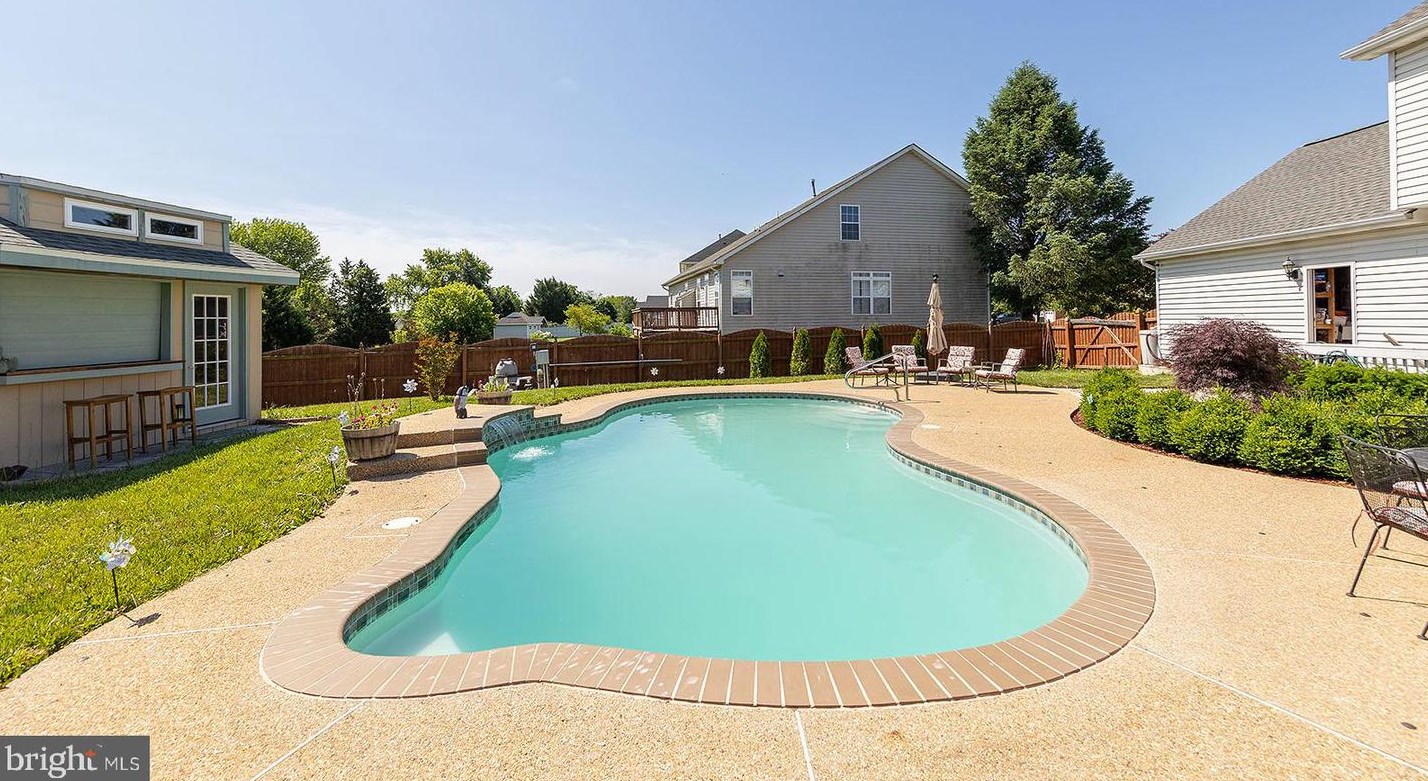 111 Atoka Dr, Winchester VA  22602-6805 exterior