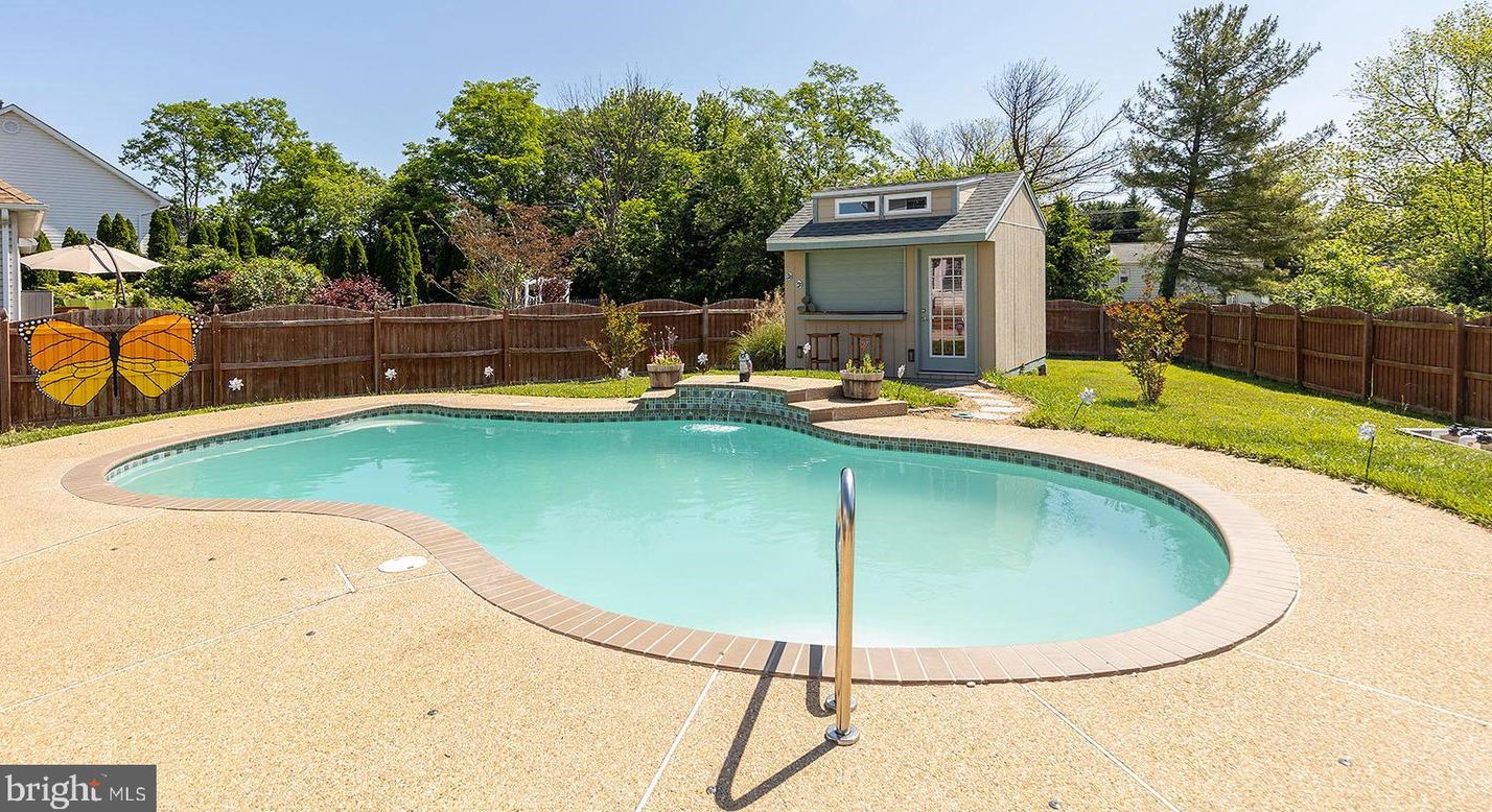 111 Atoka Dr, Winchester VA  22602-6805 exterior