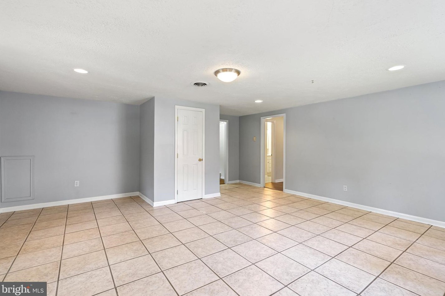 145 Wilkins Dr, Winchester VA  22602-6034 exterior