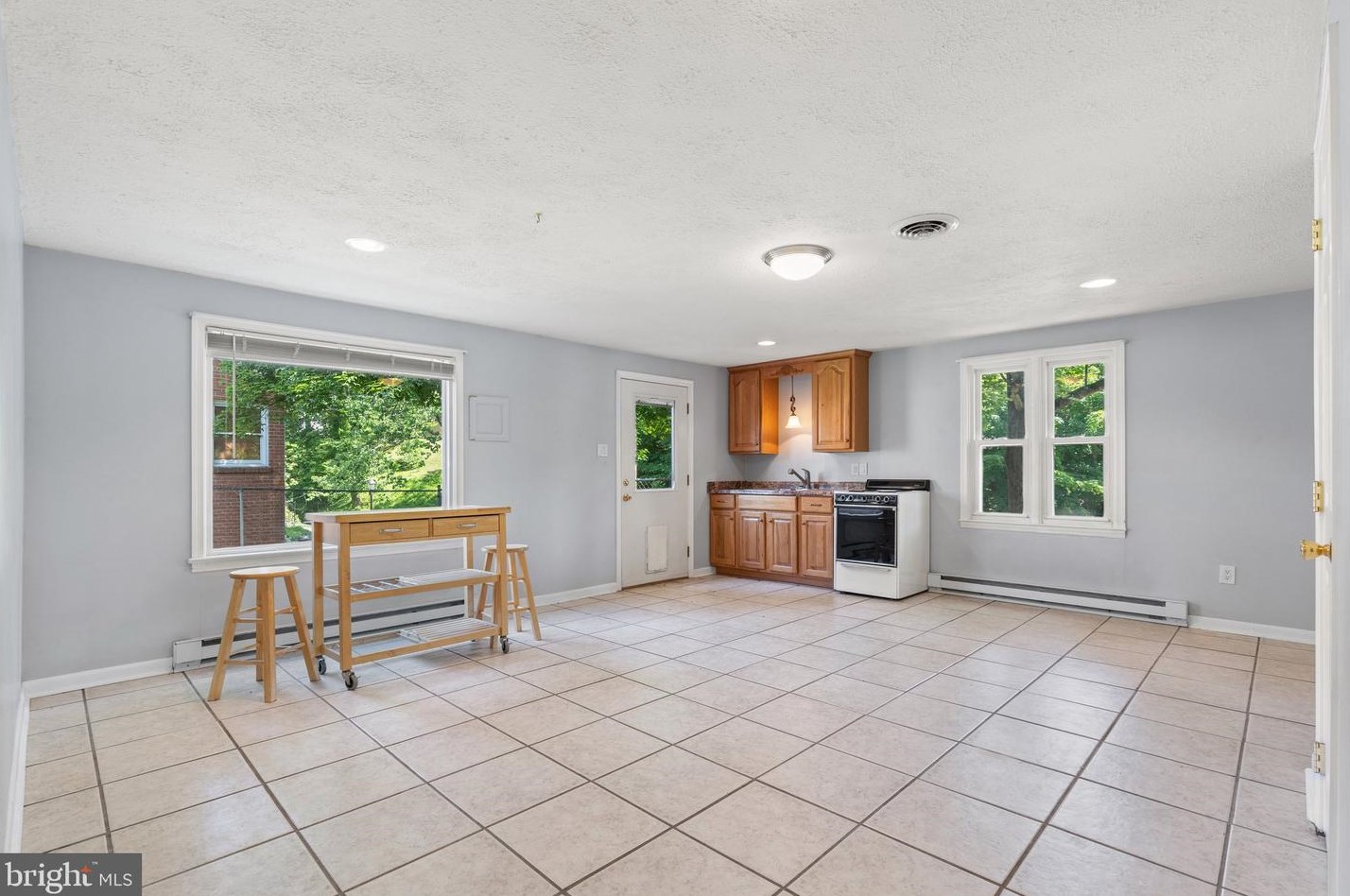 145 Wilkins Dr, Winchester VA  22602-6034 exterior