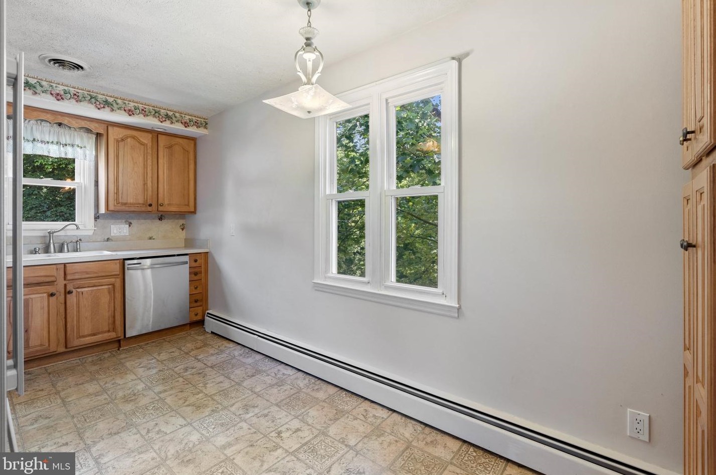 145 Wilkins Dr, Winchester VA  22602-6034 exterior