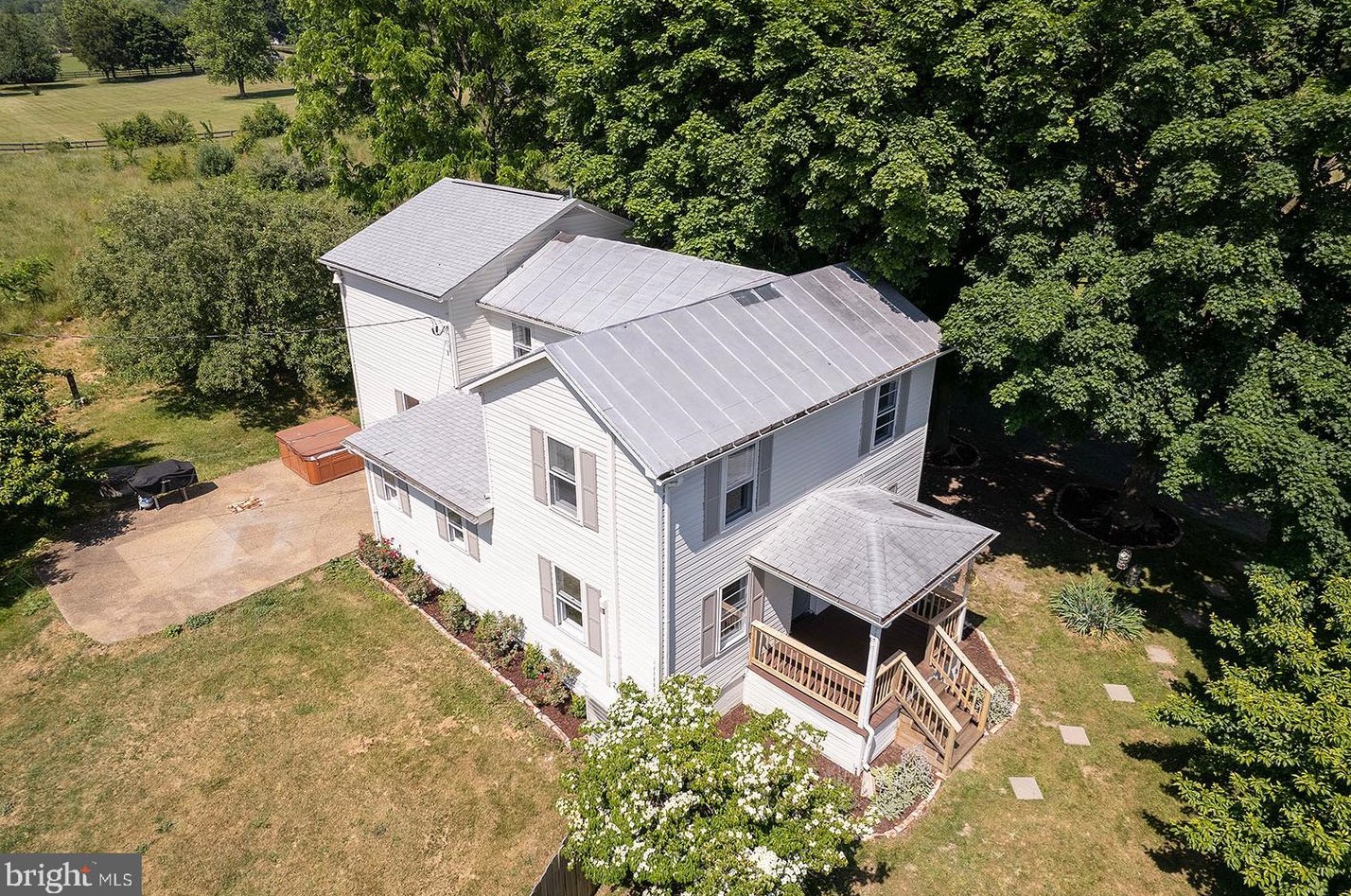 321 Singhass Rd, Winchester, VA 22602-2147
