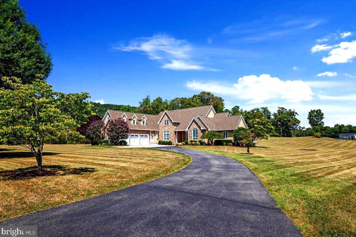 730 Miller Rd, Winchester, VA 22602-2635