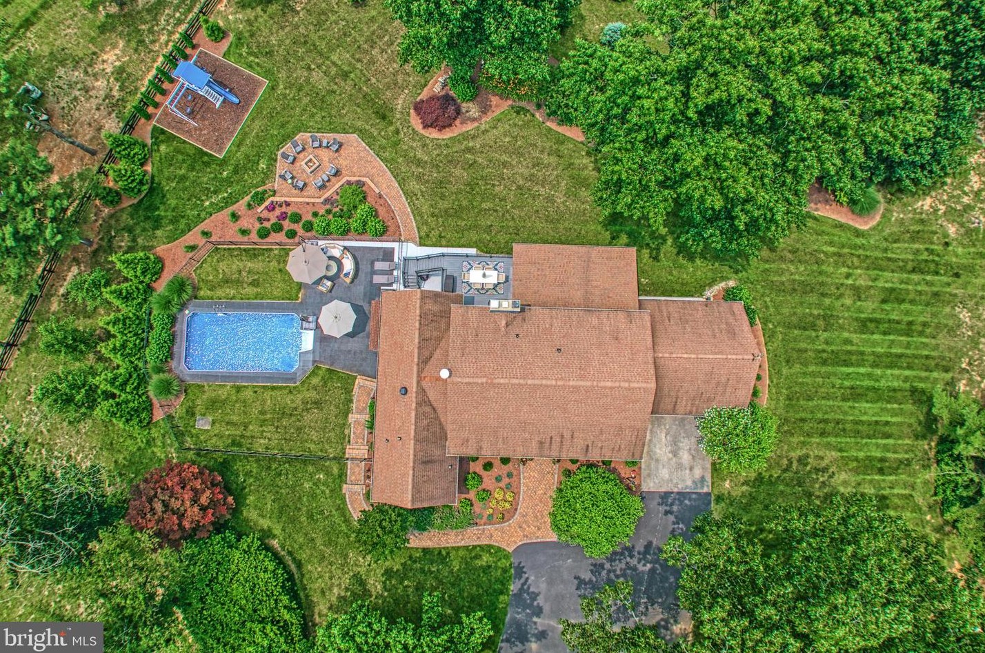 199 Oak Hill Dr, Stephens City, VA 22655