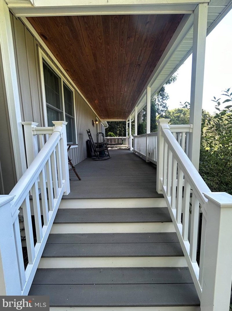 122 Lusitano Ln, Middletown, VA 22645-2166