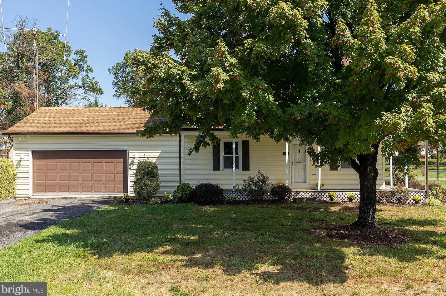 413 Westmoreland Dr, Stephens City VA  22655-2562 exterior