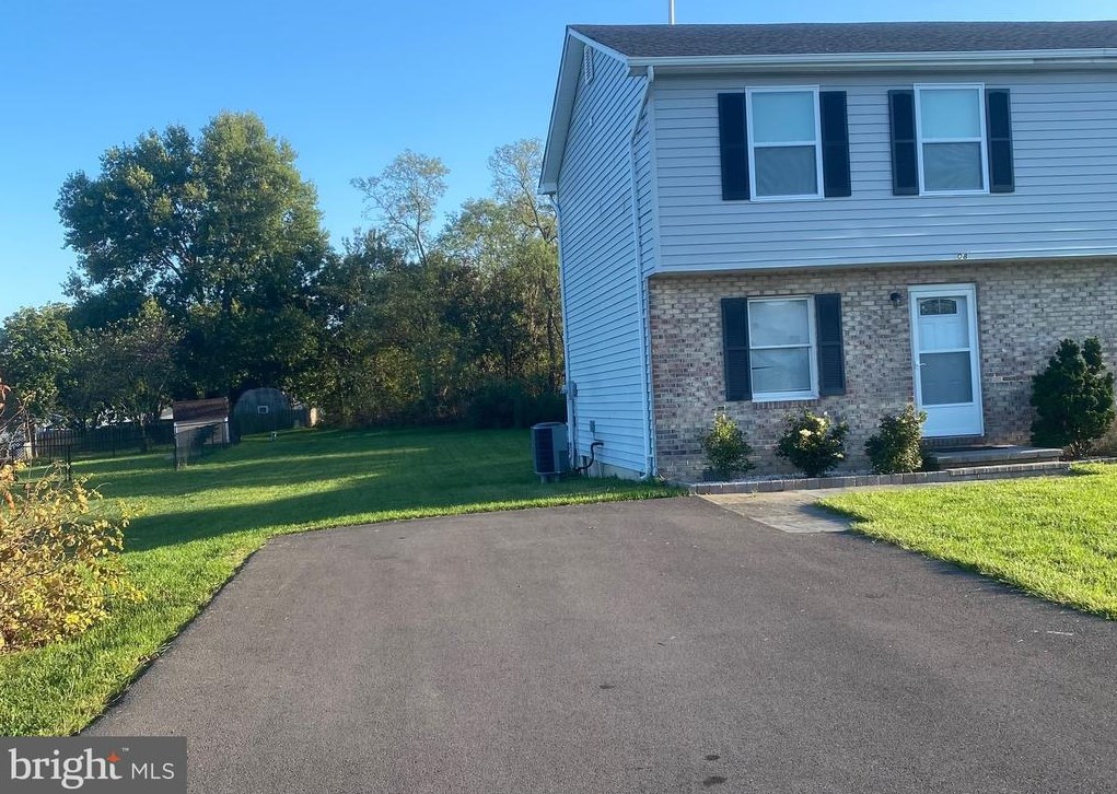 208 Hackberry Dr, Stephens City, VA 22655