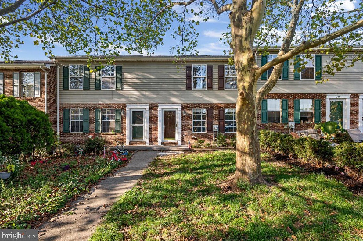 207 Willowbrook Ct, Winchester, VA 22602-6227