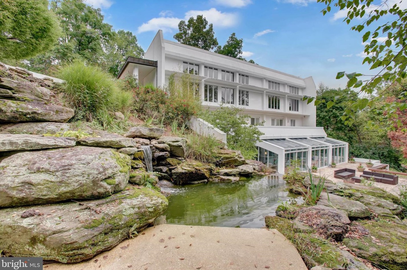 2660 Frederick Pike, Winchester VA  22603-4129 exterior