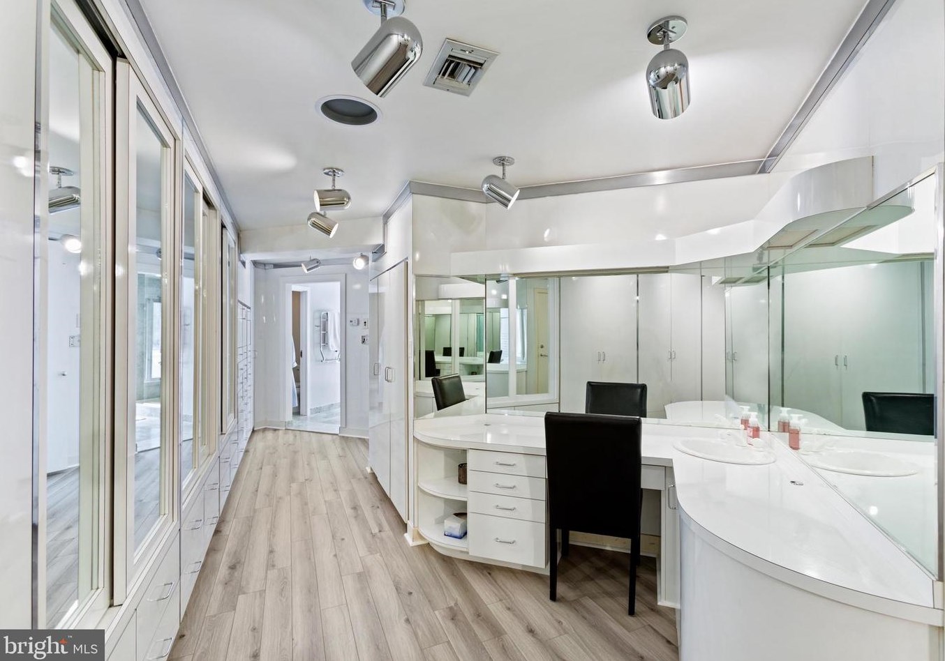 2660 Frederick Pike, Winchester VA  22603-4129 exterior