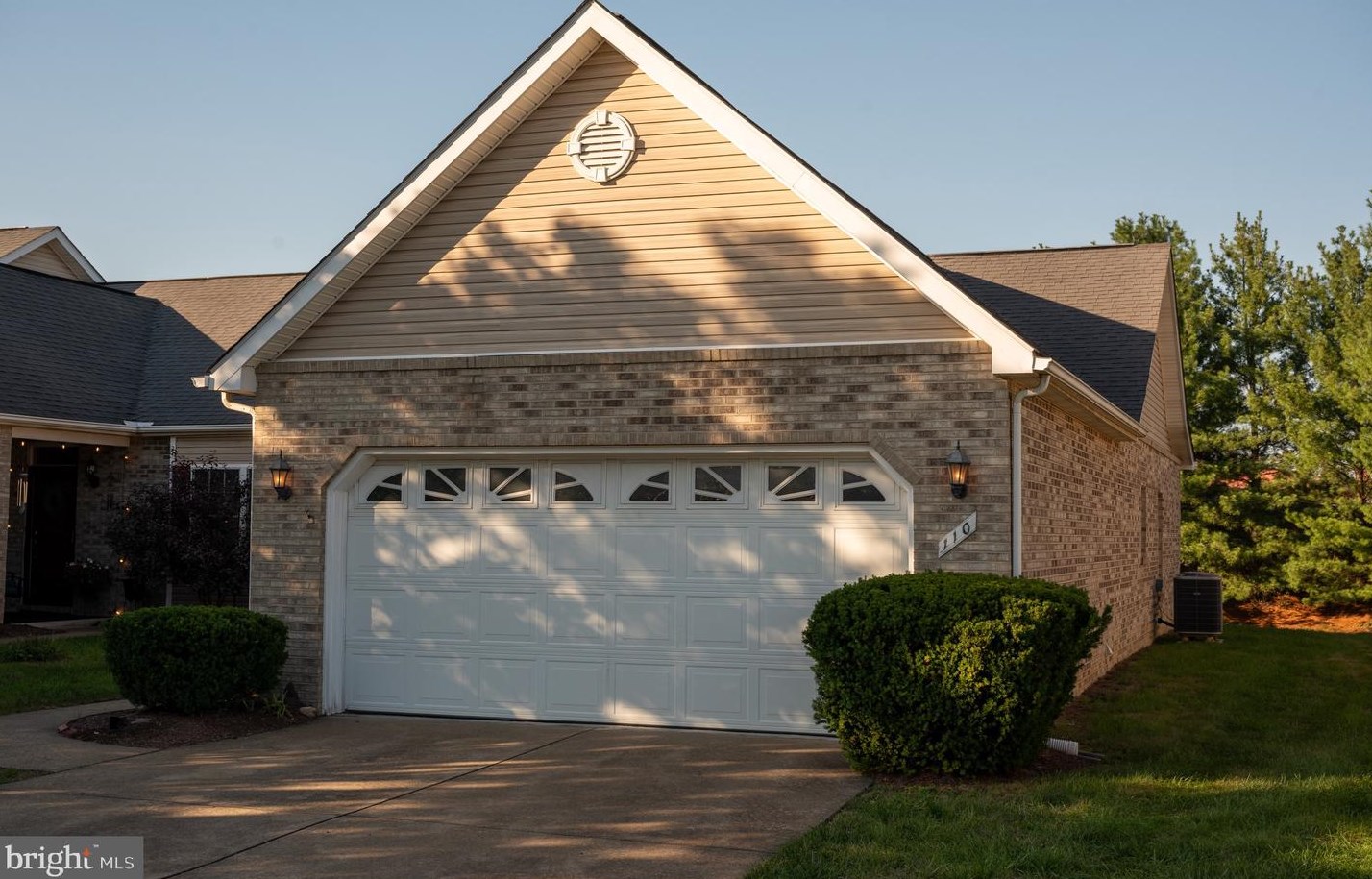 110 Bayberry Ct, Stephens City, VA 22655-4048