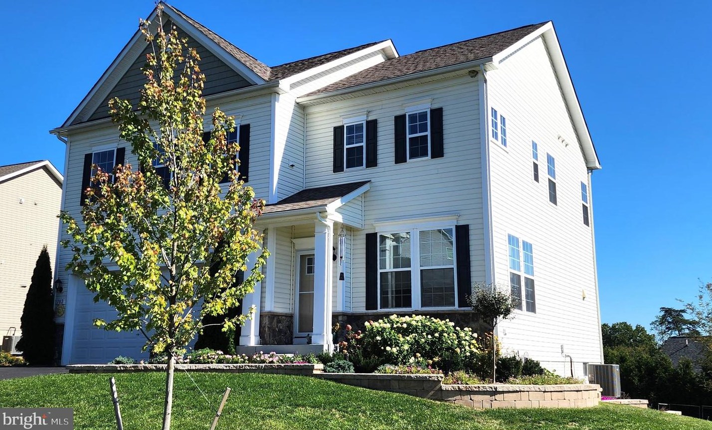 702 Masters Dr, Cross Junction, VA 22625