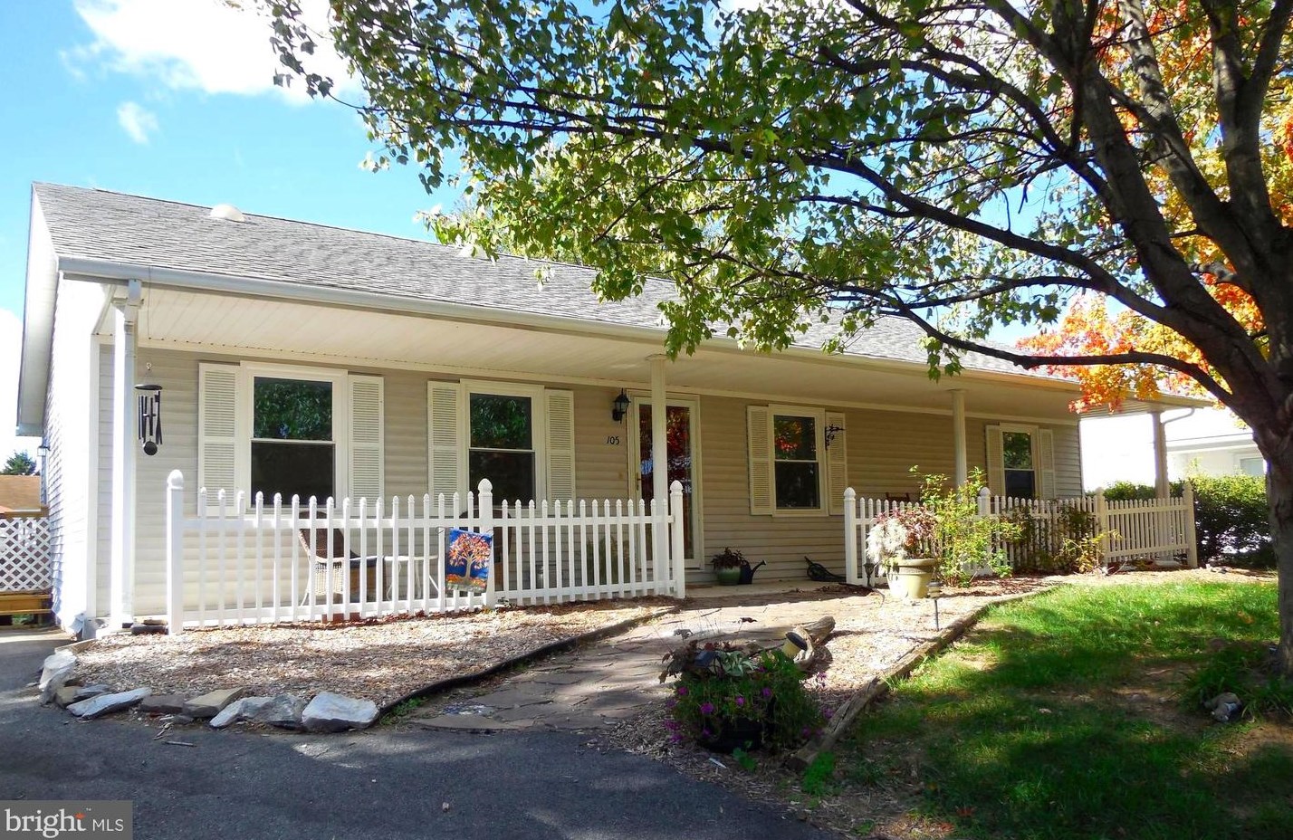 105 Robin Ave, Stephens City, VA 22655