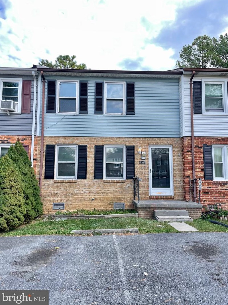 609 Carroll Dr, Stephens City, VA 22655