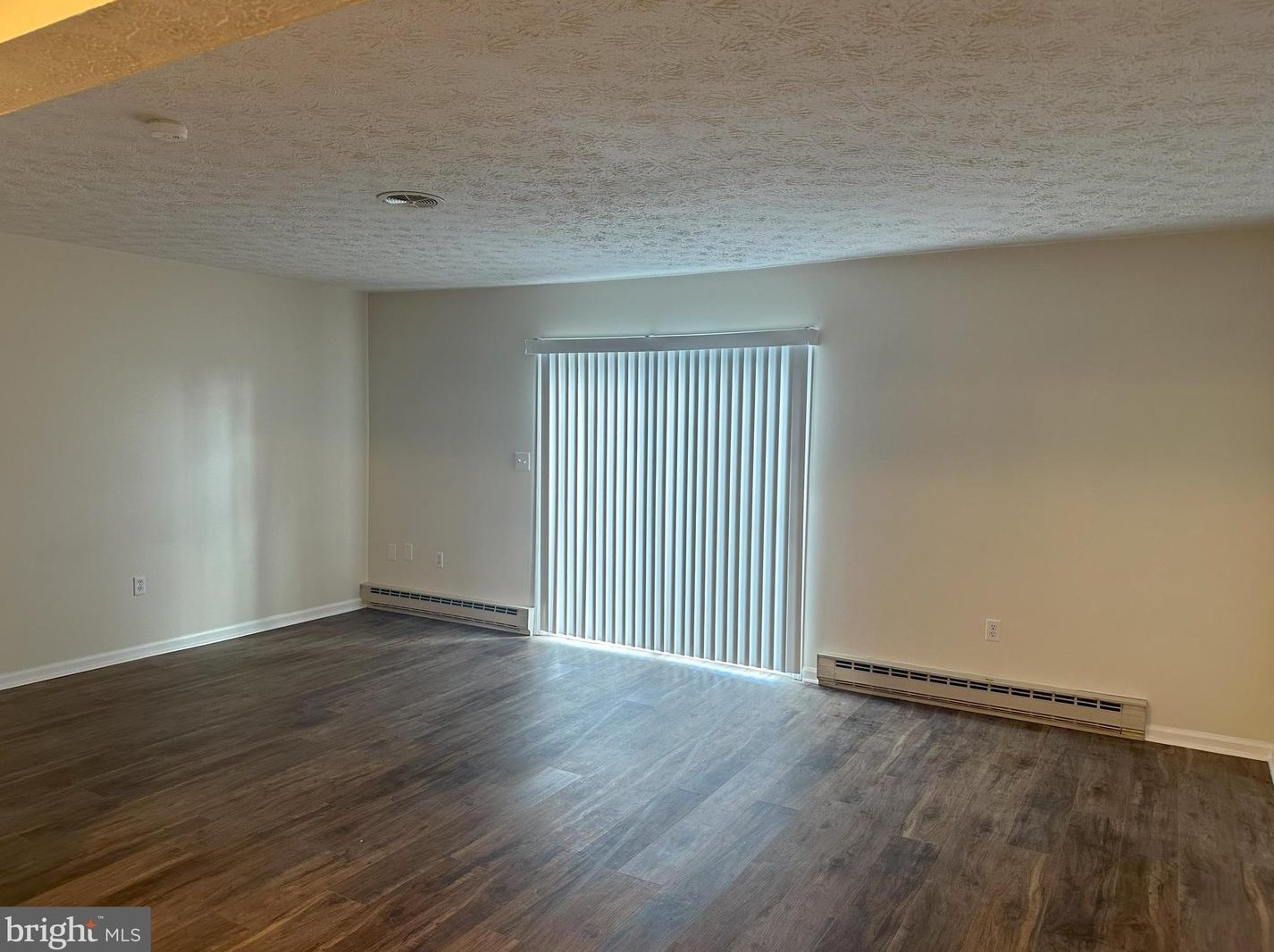 102 Chinkapin Dr, Stephens City, VA 22655