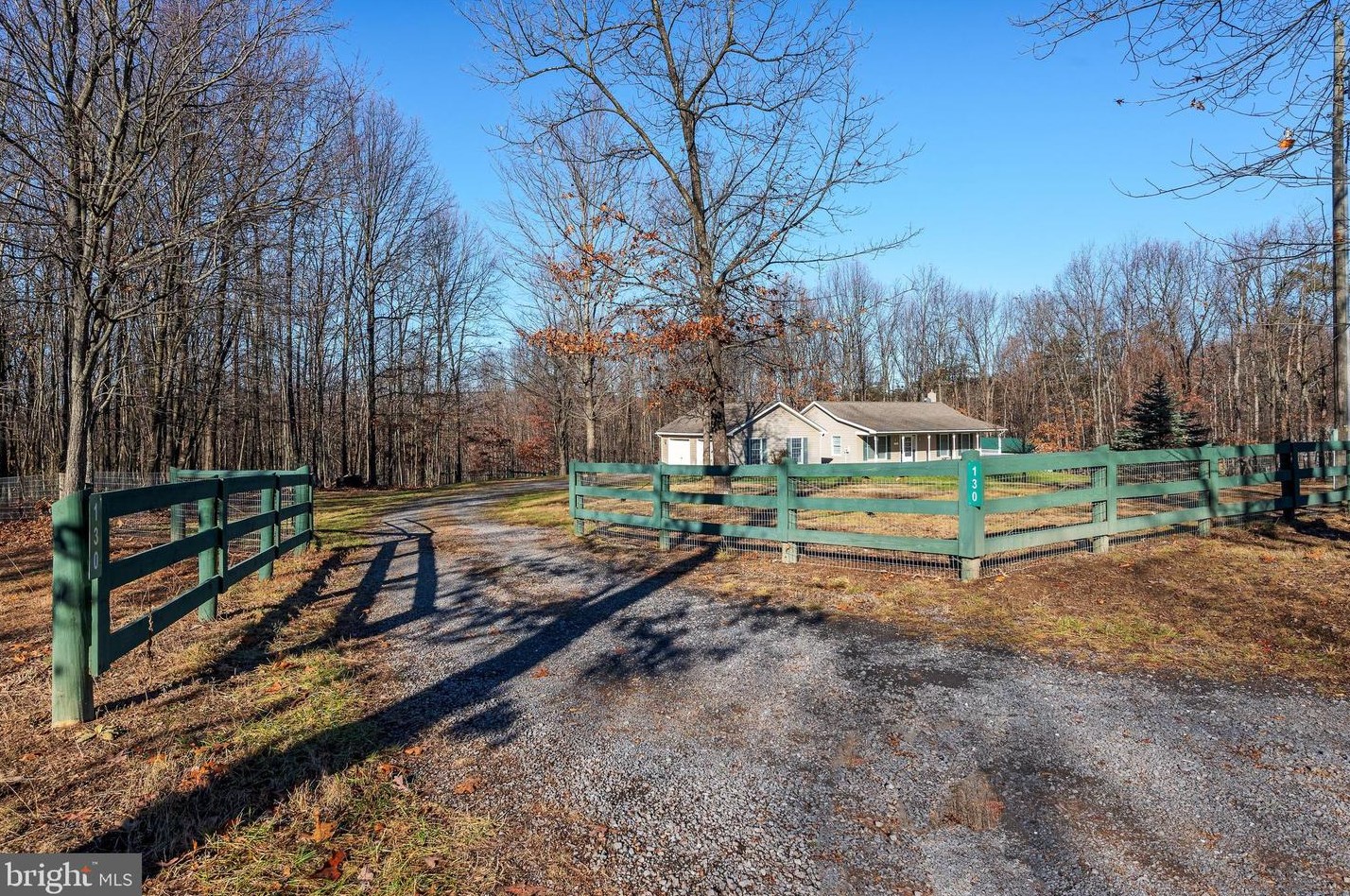 130 Wandering Ln, Winchester, VA 22603