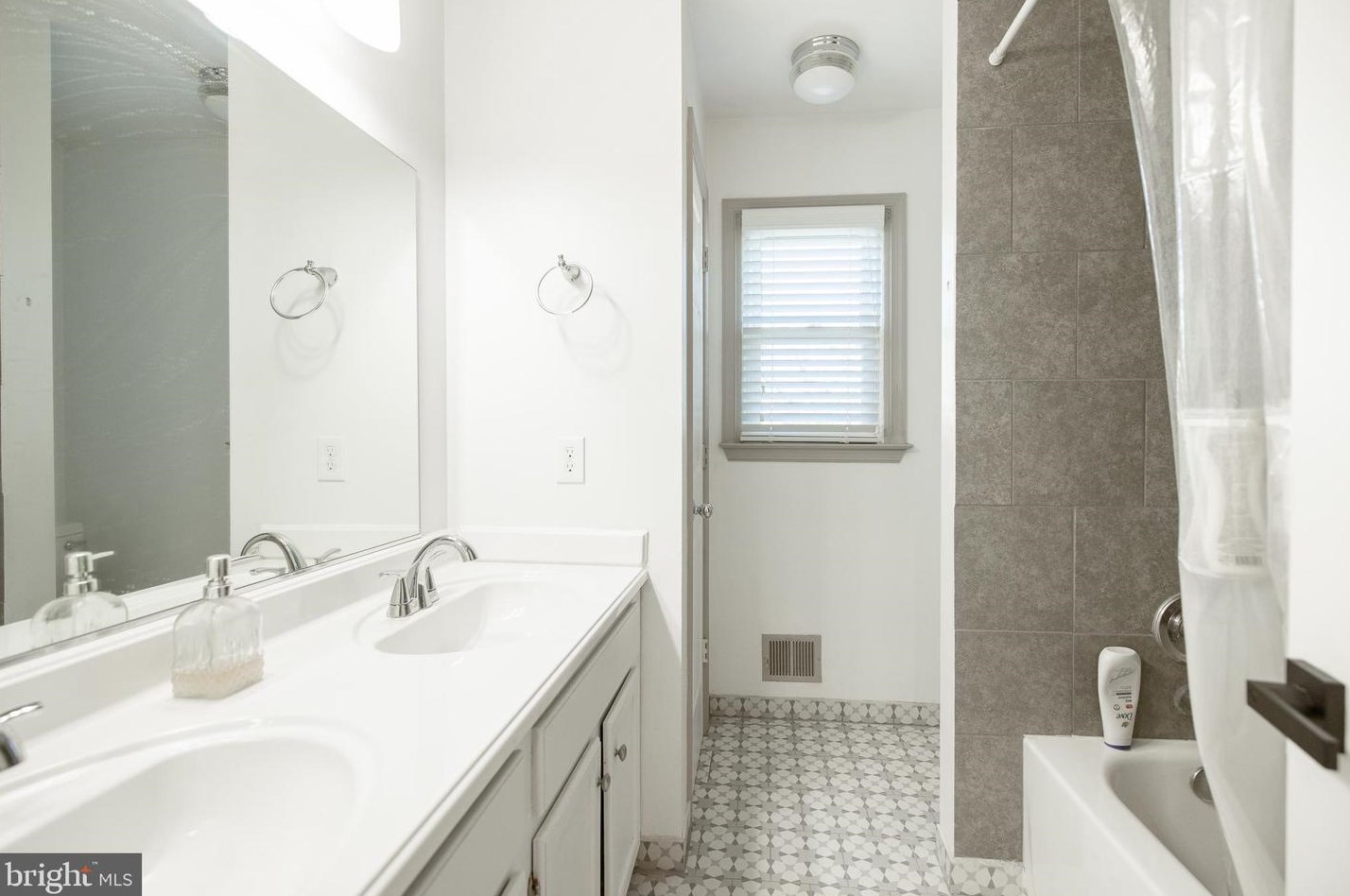 317 Pembridge Dr, Winchester VA  22602-6852 exterior