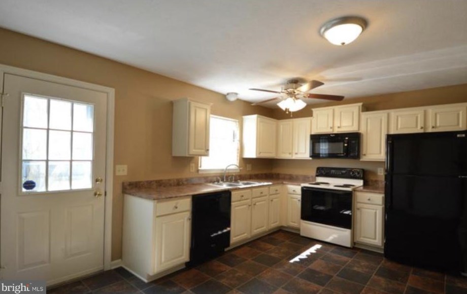 139 Little River Dr, Winchester, VA 22602