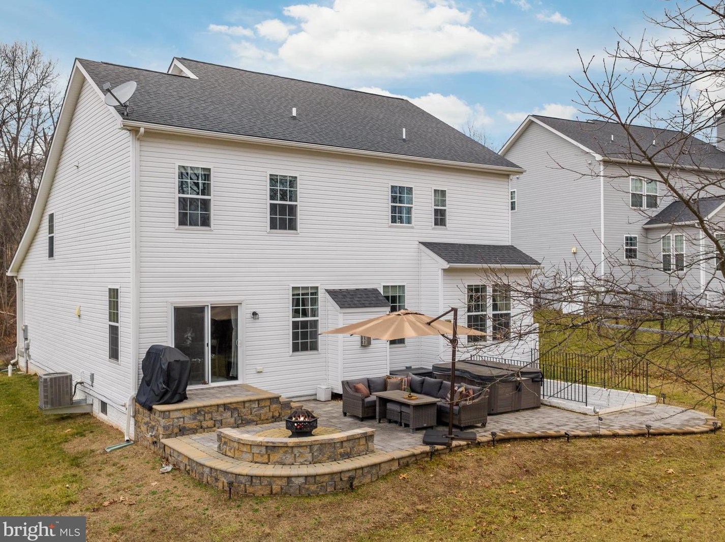 1017 W Masters Dr, Cross Junction, VA 22625