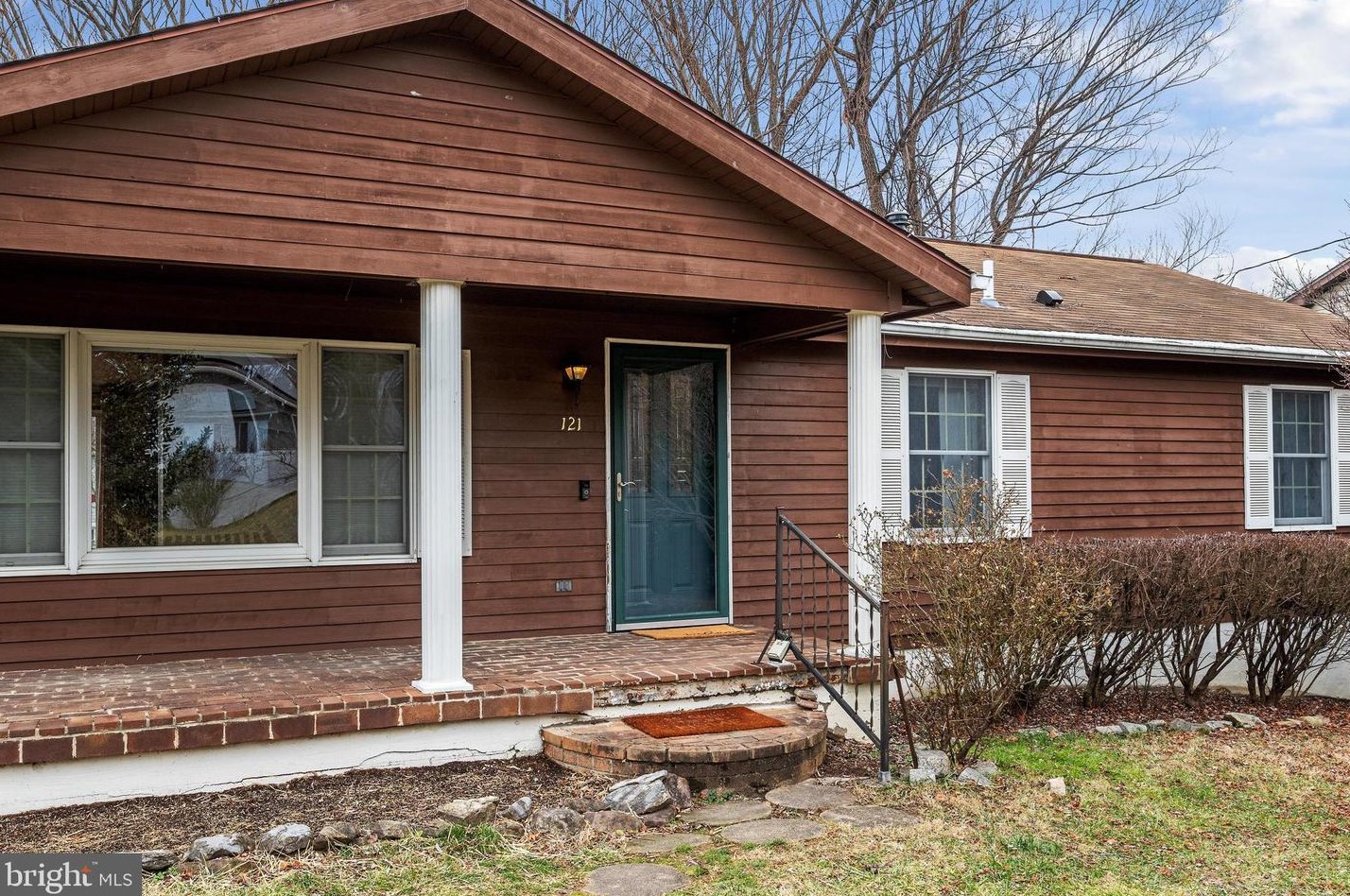 121 Pioneers Rd, Winchester, VA 22602-6178