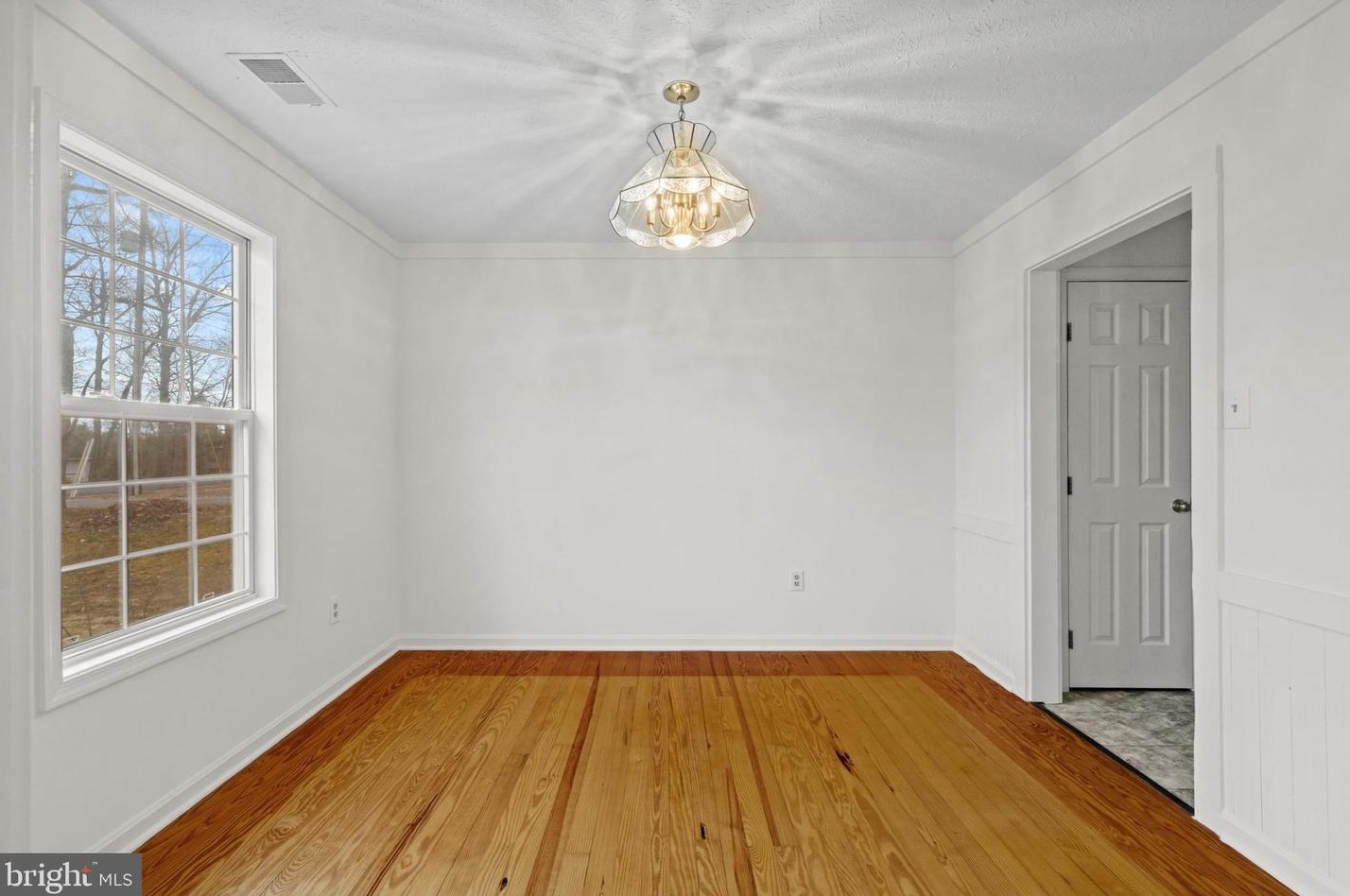 106 Greenwood Ct, Cross Junction, VA 22625