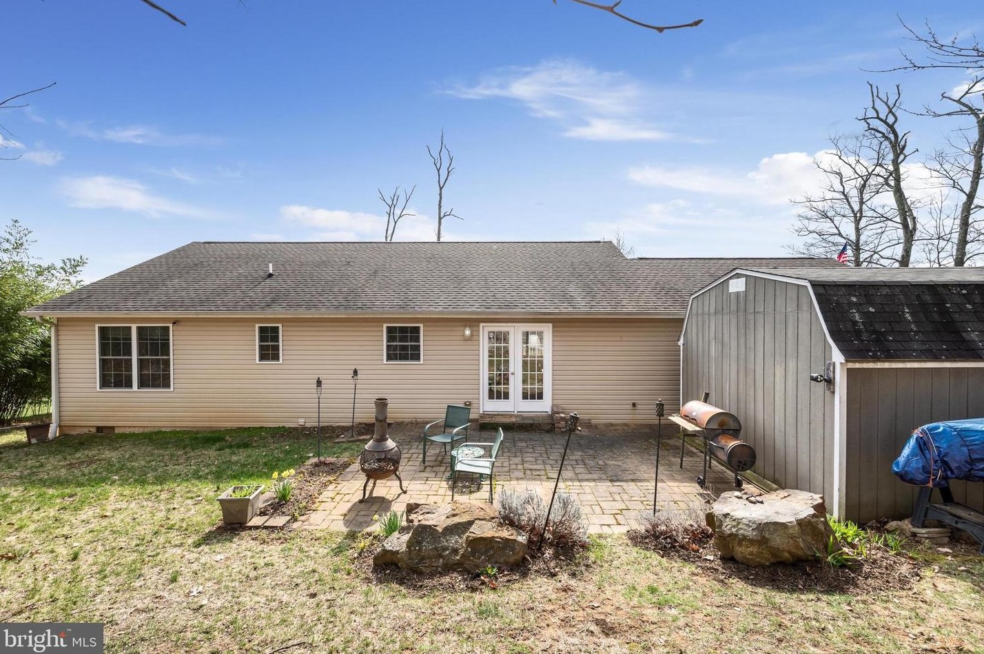 204 Hawk Trl, Winchester VA  22602-1437 exterior
