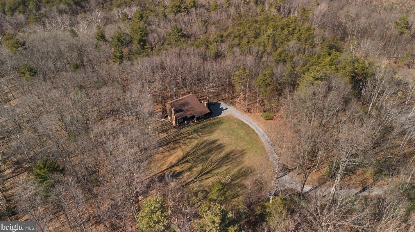 489 Estate Dr, Winchester VA  22603-2402 exterior