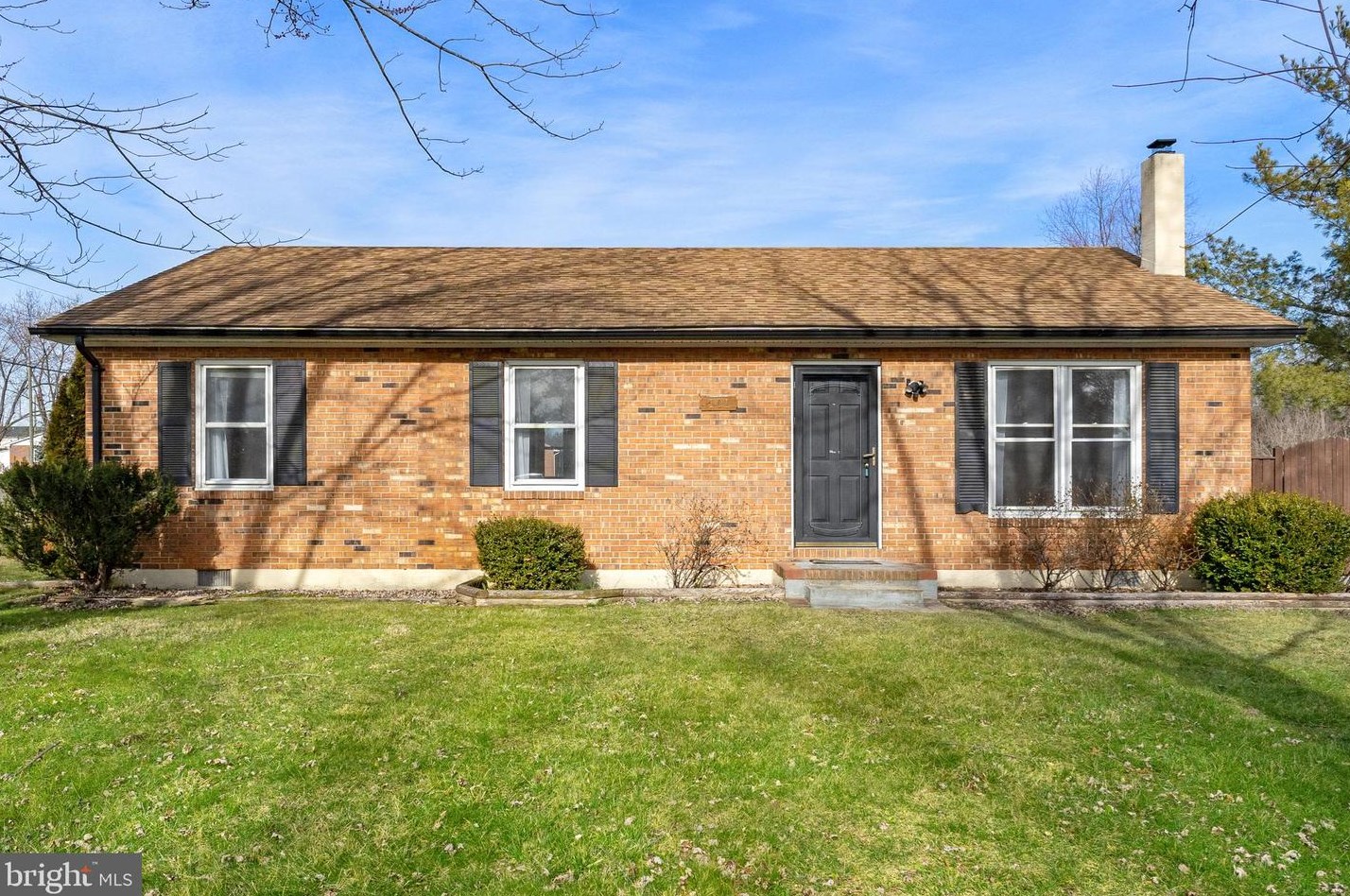 101 Fredericktowne Dr, Stephens City, VA 22655