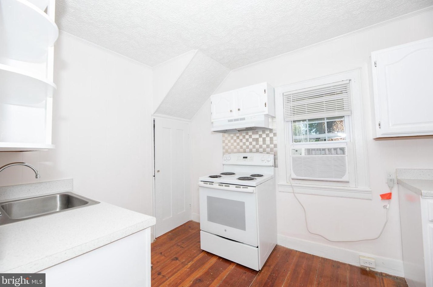 5335 Germain St, Stephens City, VA 22655