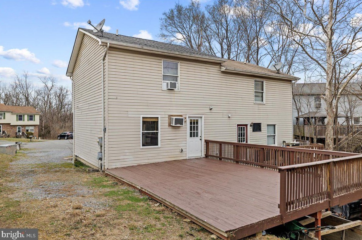 129 Woodridge Ct, Stephens City, VA 22655