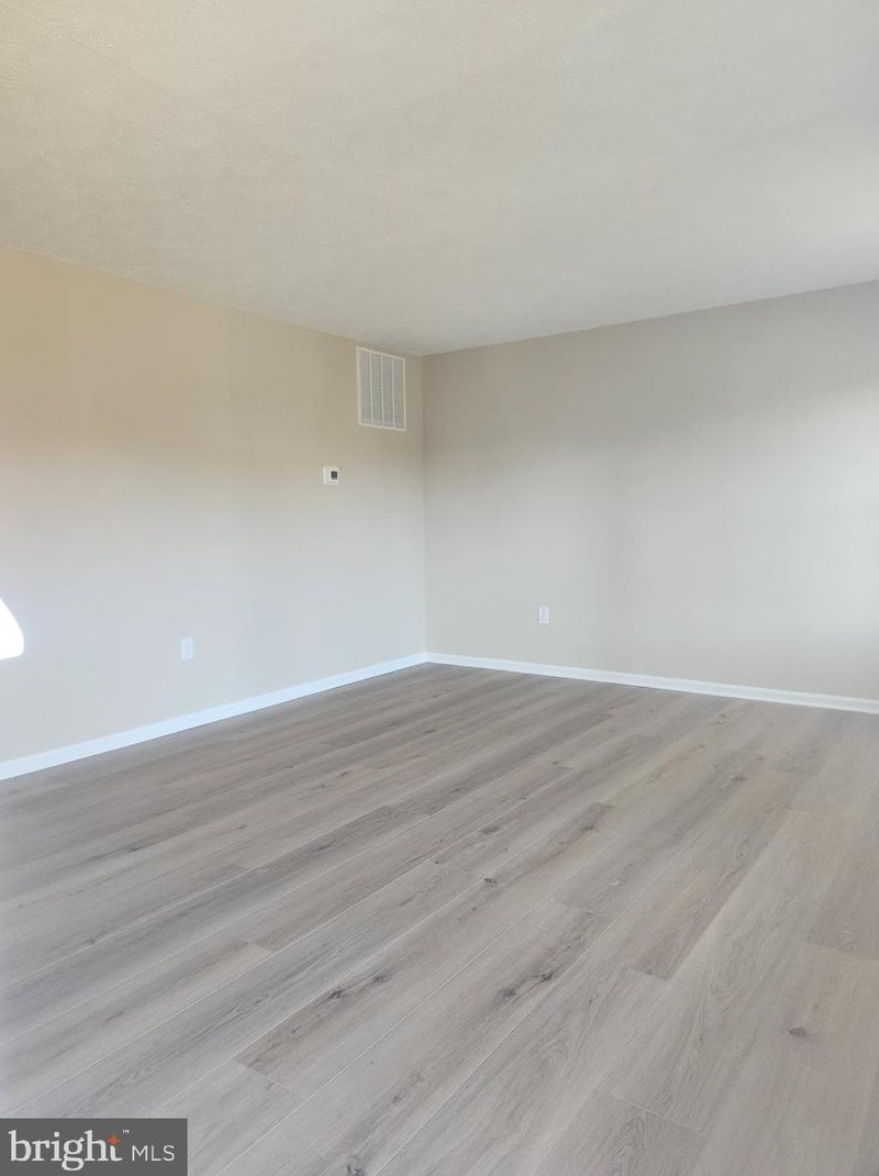 211 Waterford Ln, Winchester, VA 22602