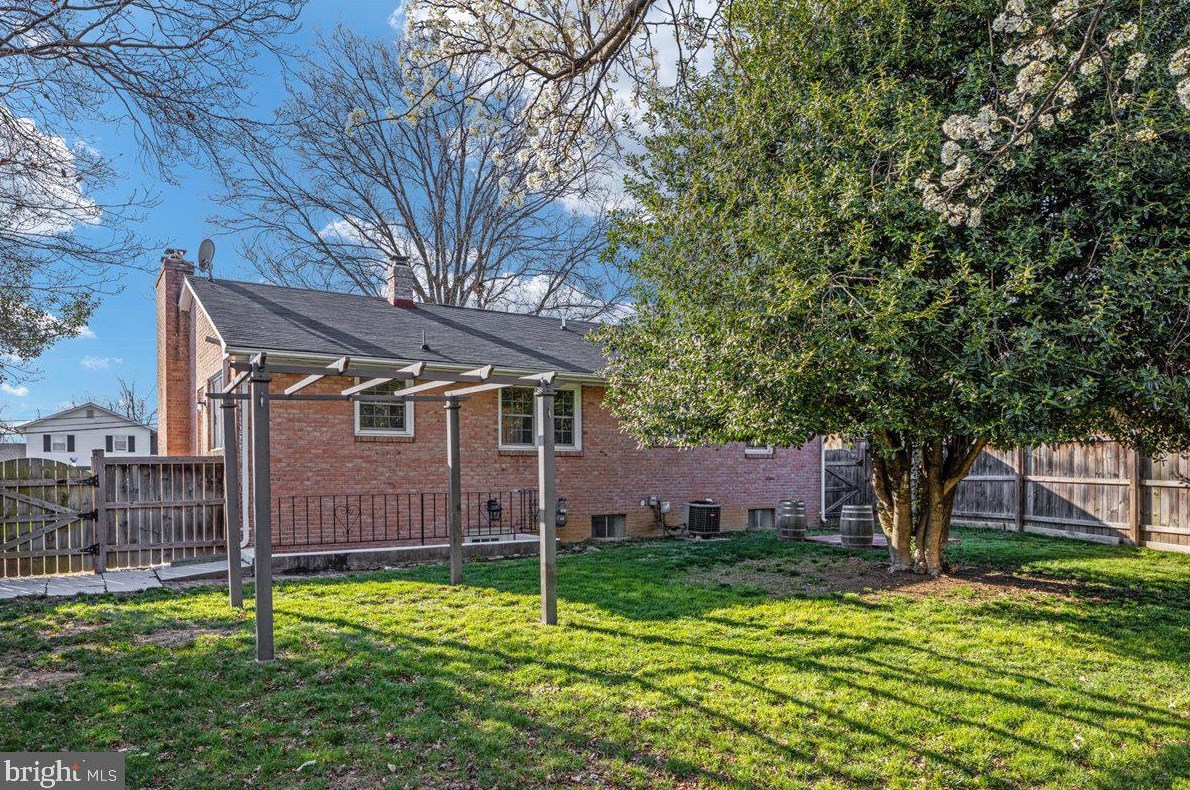 141 Wilkins Dr, Winchester VA  22602-6034 exterior