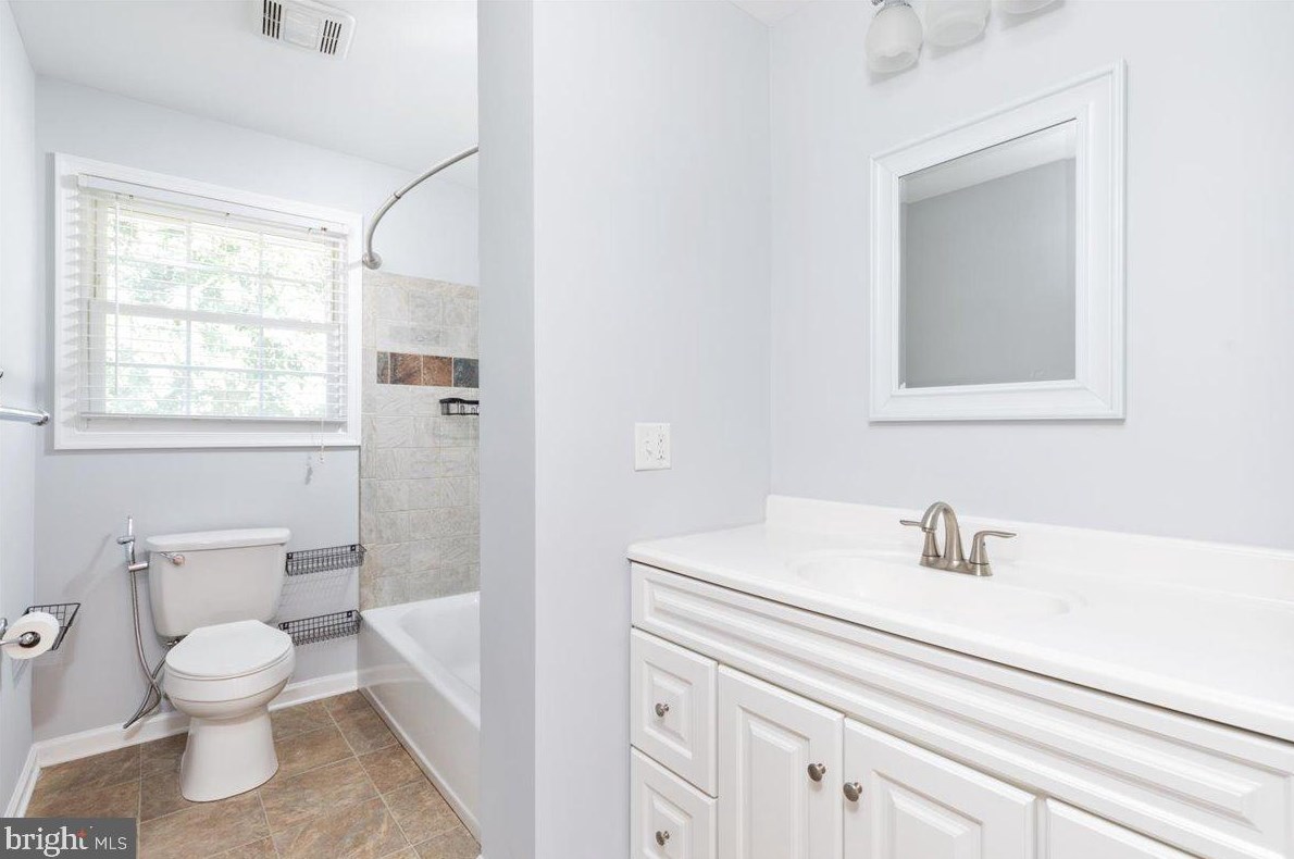 141 Wilkins Dr, Winchester VA  22602-6034 exterior