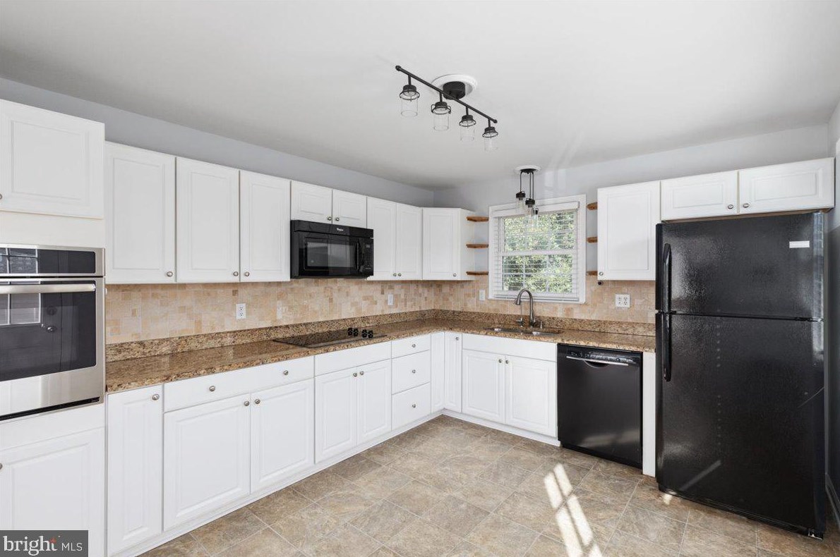 141 Wilkins Dr, Winchester VA  22602-6034 exterior