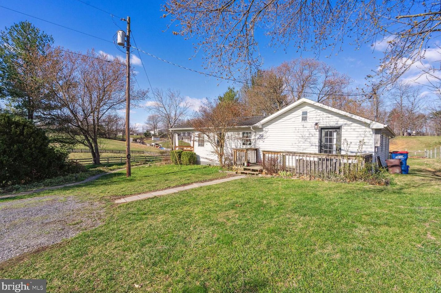 292 Marple Rd, Winchester VA  22603-4142 exterior