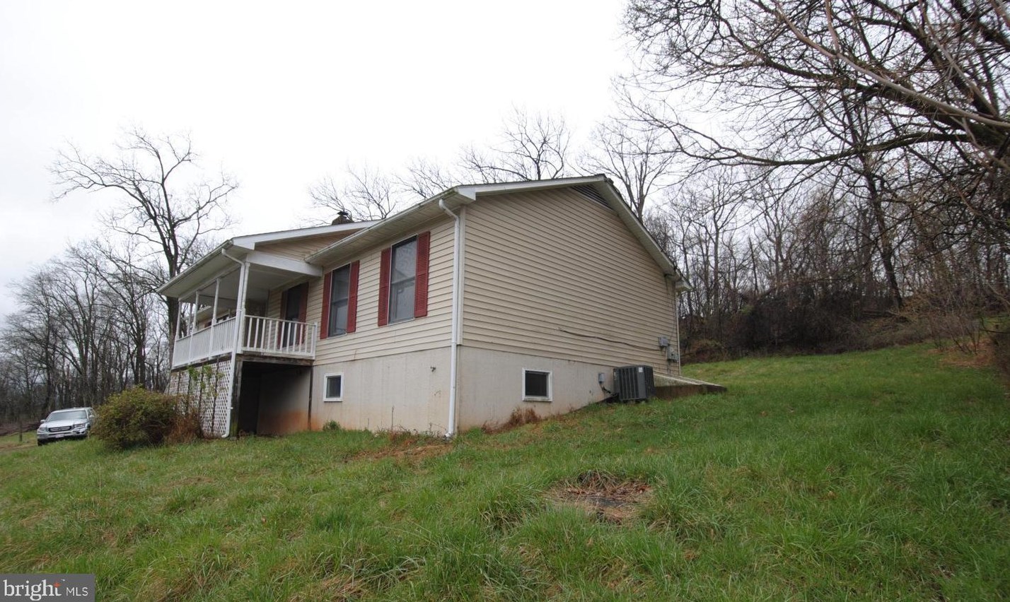 1742 Back Mountain Rd, Winchester, VA 22602