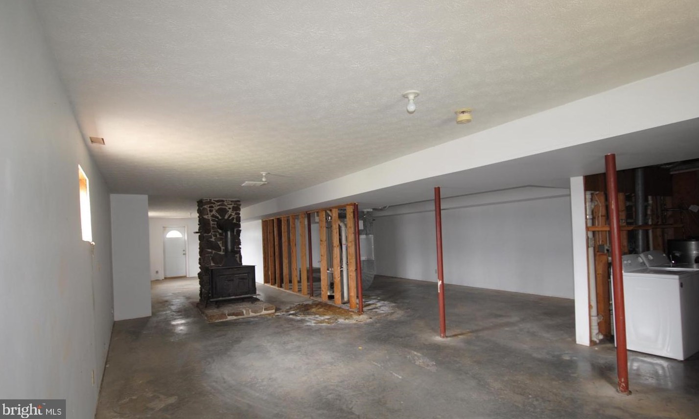 1742 Back Mountain Rd, Winchester VA  22602-1902 exterior