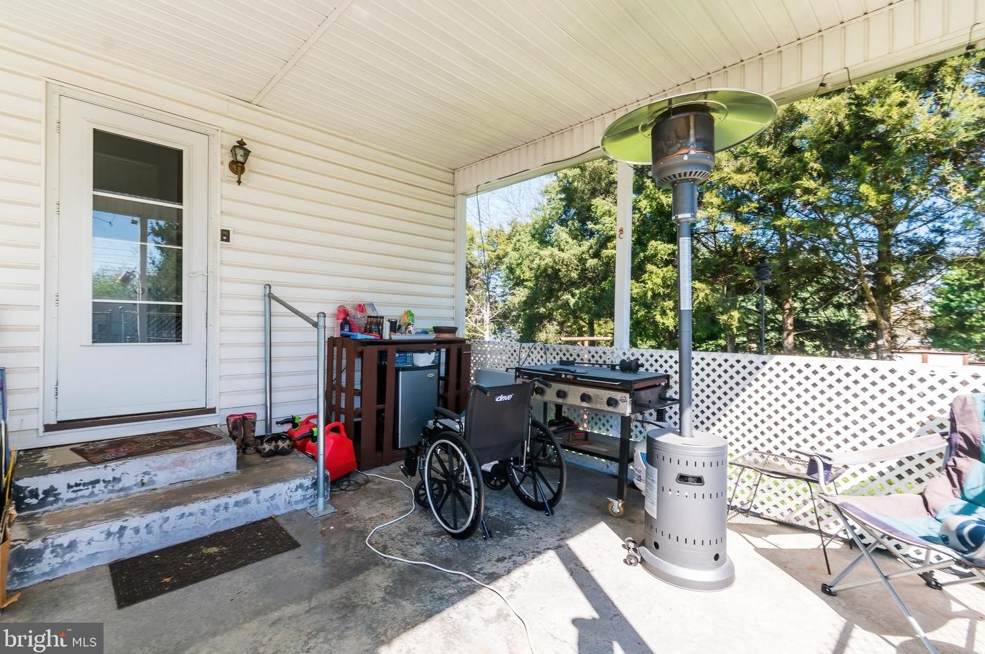 105 Huntcrest Cir, Winchester VA  22602-6404 exterior