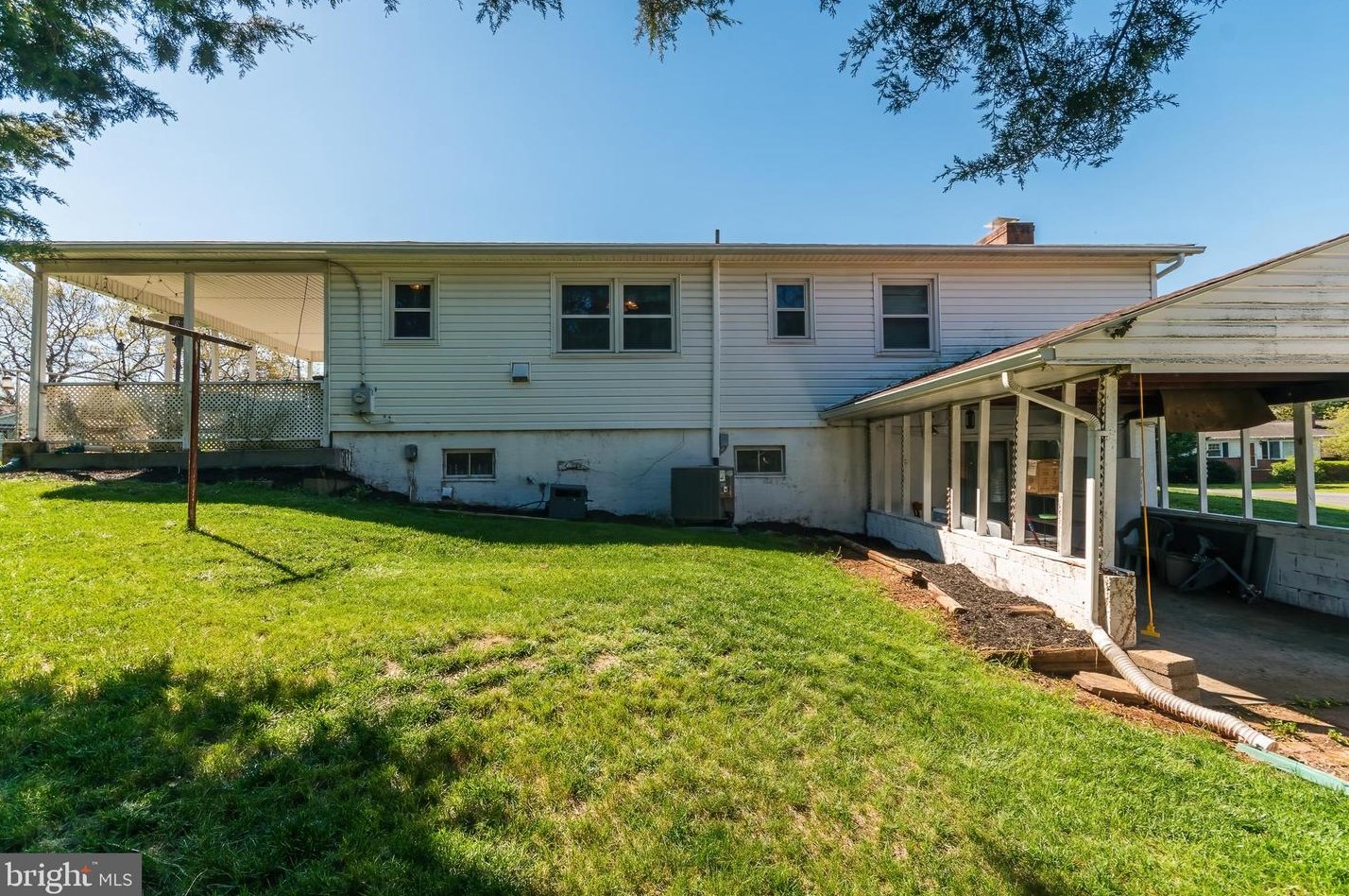 105 Huntcrest Cir, Winchester VA  22602-6404 exterior